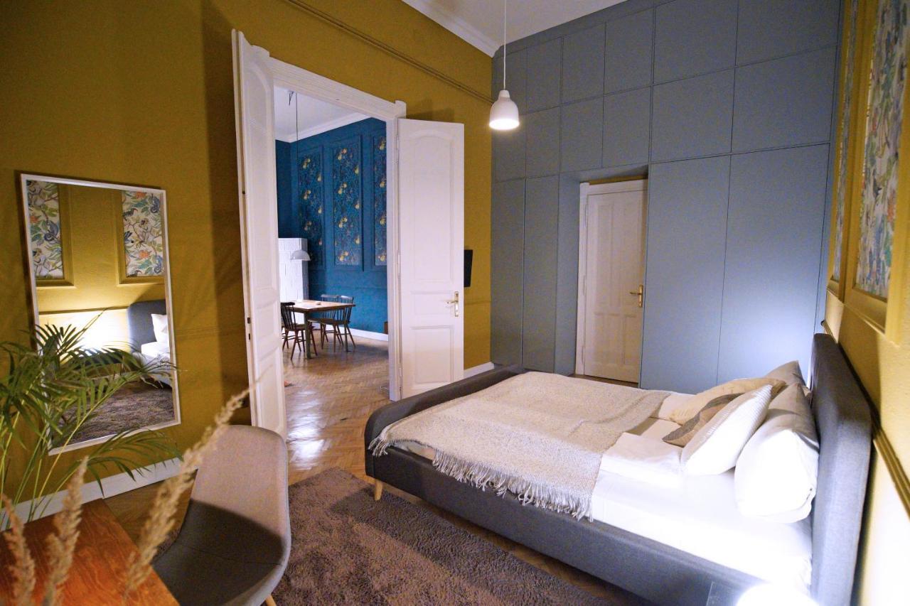 Apartment '69 Vintage Lovely *