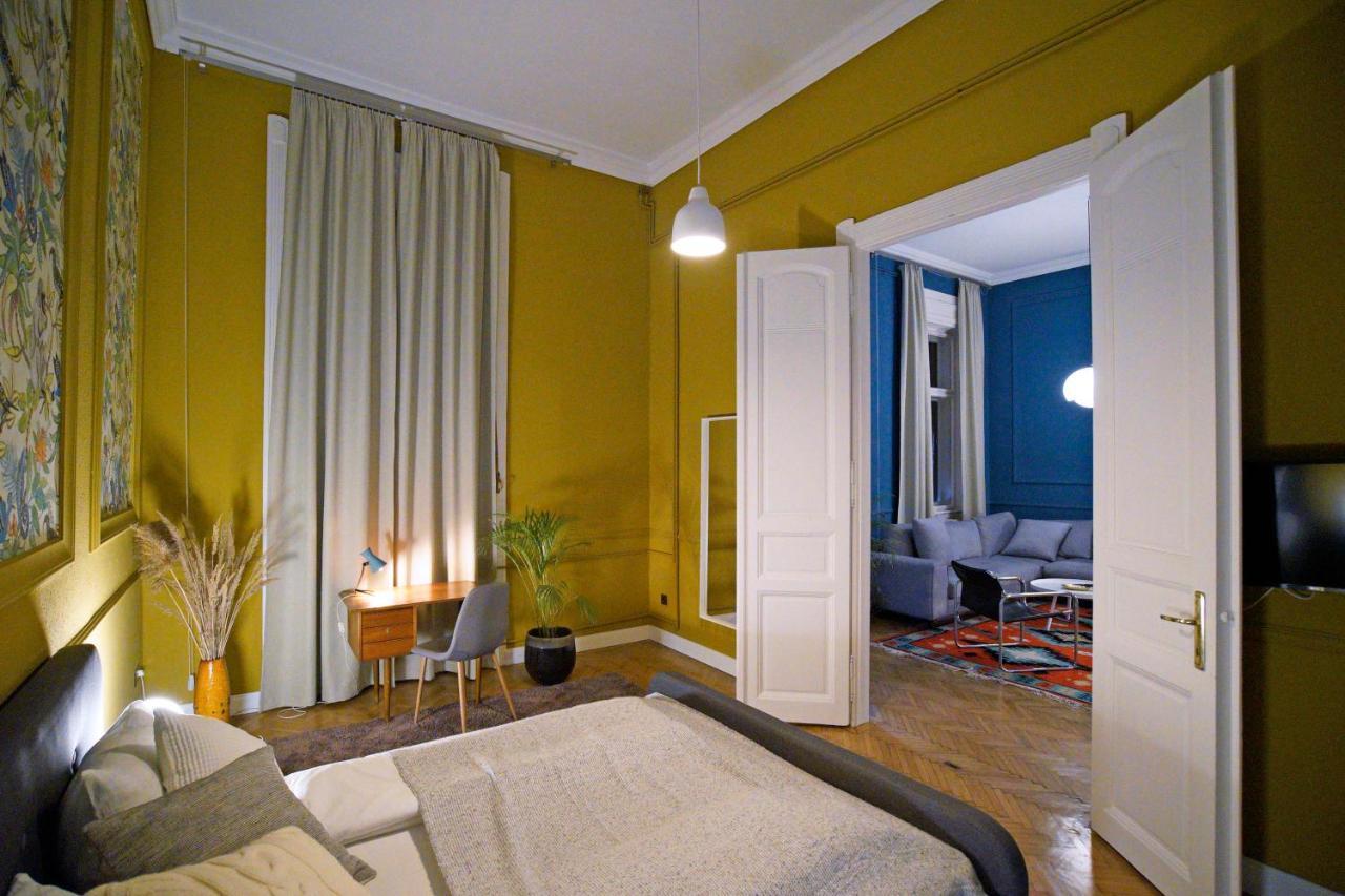 Apartment '69 Vintage Lovely *