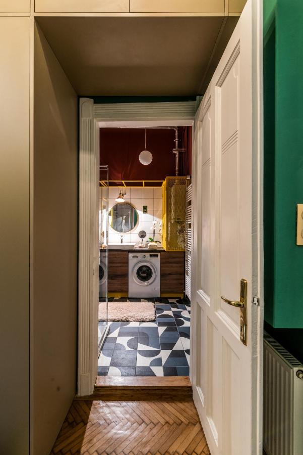 Apartment '69 Vintage Lovely *