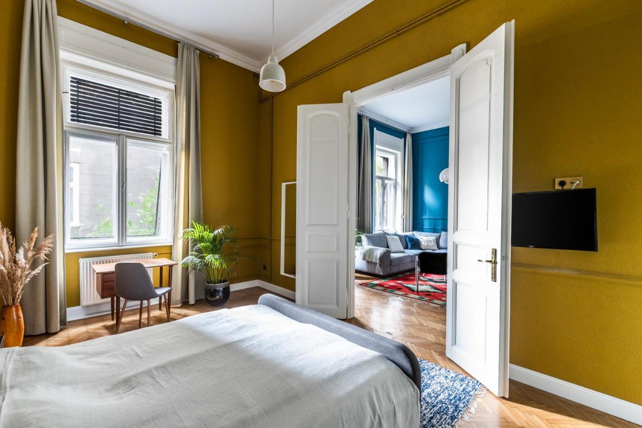 Apartment '69 Vintage Lovely *